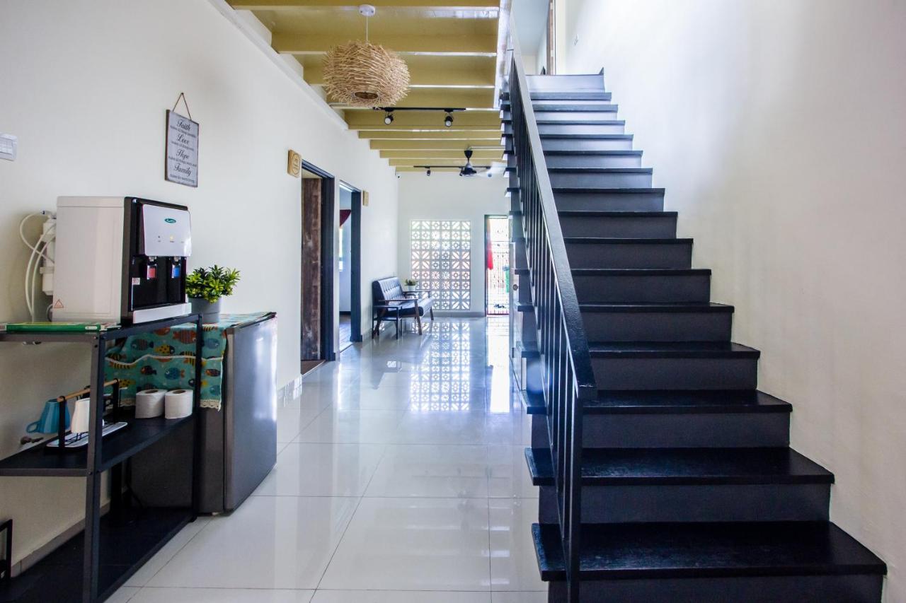 Explore 5Br Gardenhouse Retreats バターワース エクステリア 写真