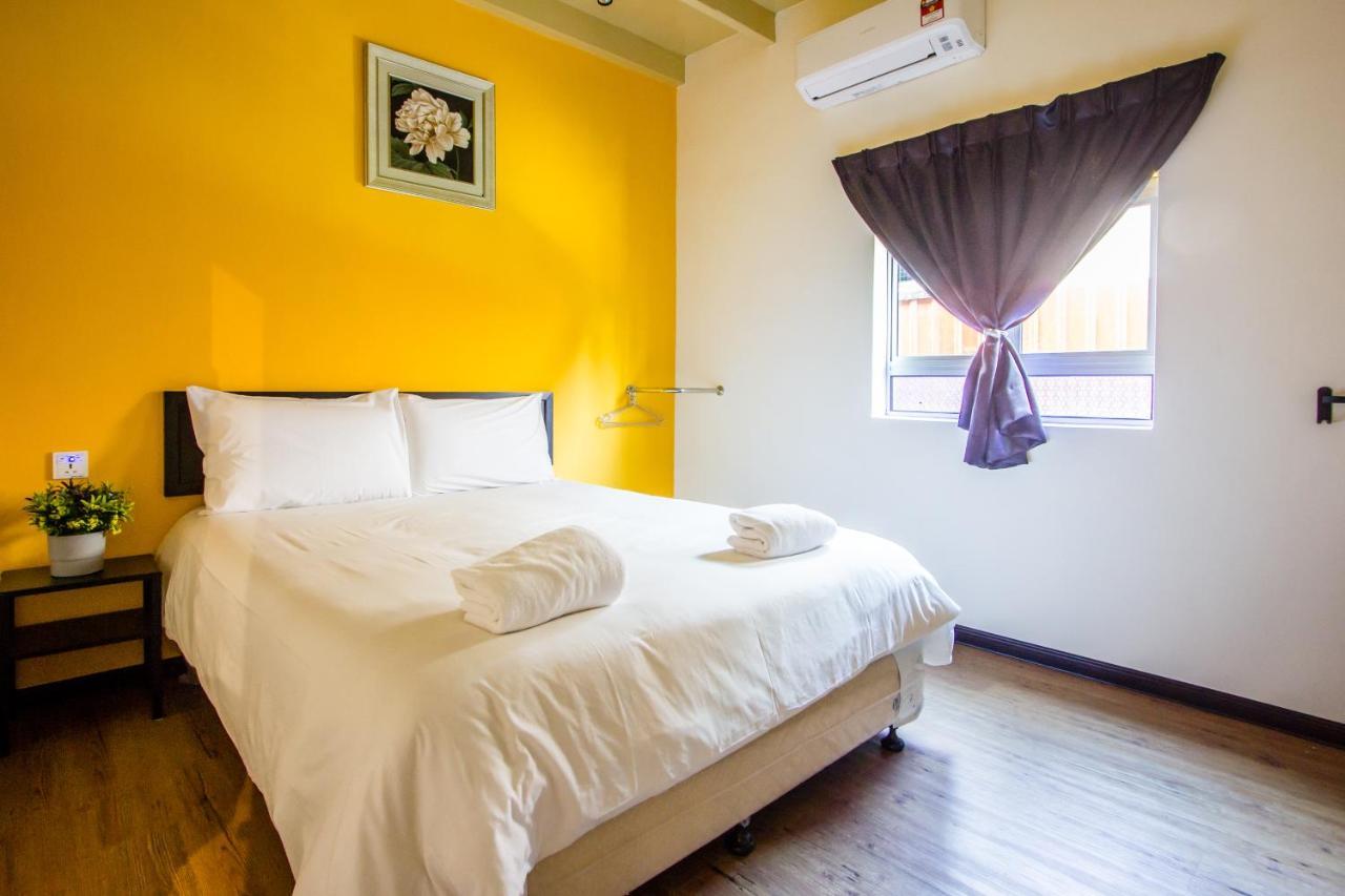 Explore 5Br Gardenhouse Retreats バターワース エクステリア 写真