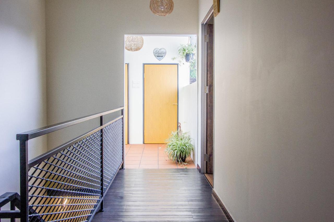 Explore 5Br Gardenhouse Retreats バターワース エクステリア 写真