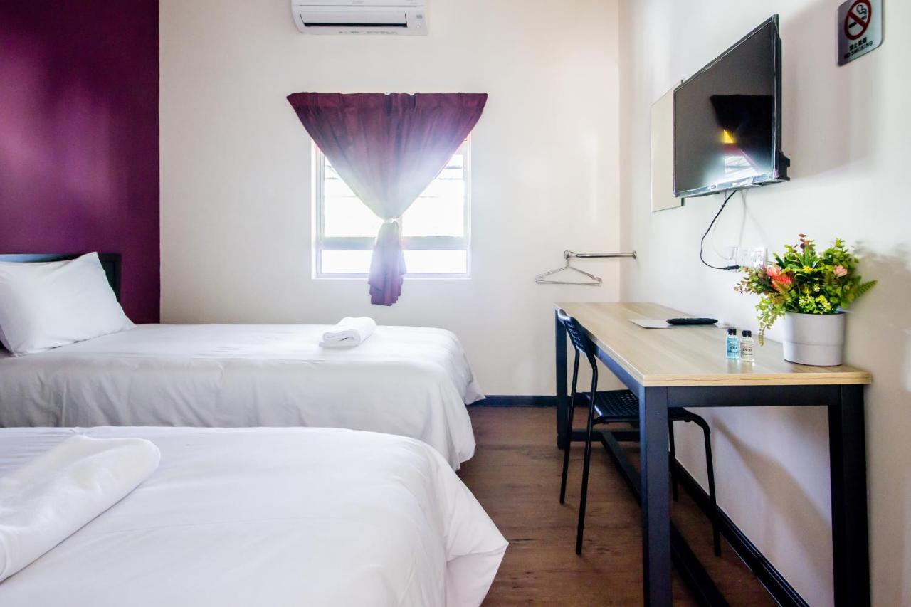 Explore 5Br Gardenhouse Retreats バターワース エクステリア 写真