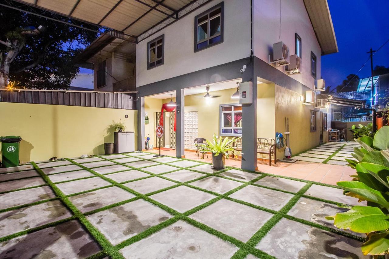 Explore 5Br Gardenhouse Retreats バターワース エクステリア 写真