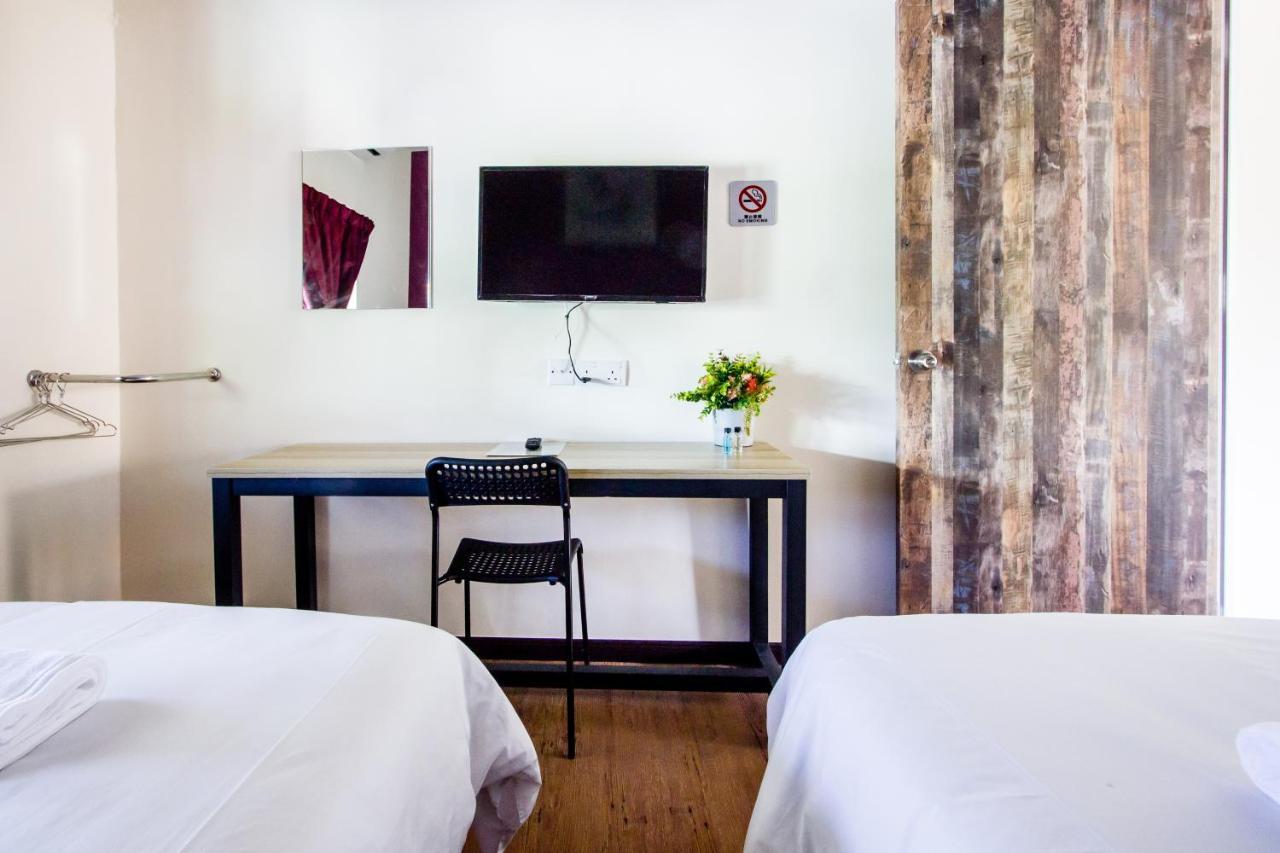Explore 5Br Gardenhouse Retreats バターワース エクステリア 写真